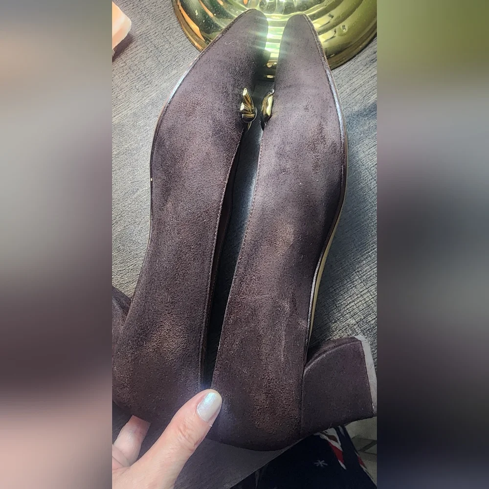 Ferrara‎ Women's Brown Suede Pumps with Gold Accent, Size 8.5, Made In Italy.